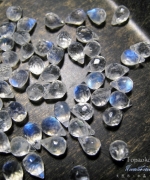 天然斯里蘭卡近玻璃體藍月光石輕珠寶切面水滴珠
