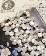 天然A級白色隨形花瓣偏孔強光淡水珍珠